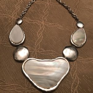 Silvertone pearlier necklace